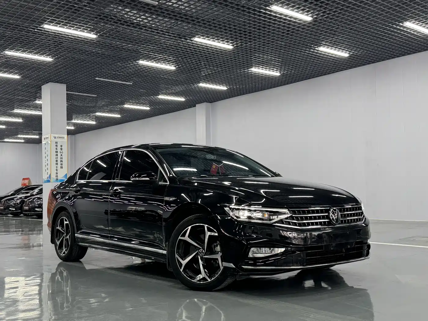 Volkswagen Magotan 2024 2 Million Units Public Sharing Edition 330TSI DSG Luxury фото 3