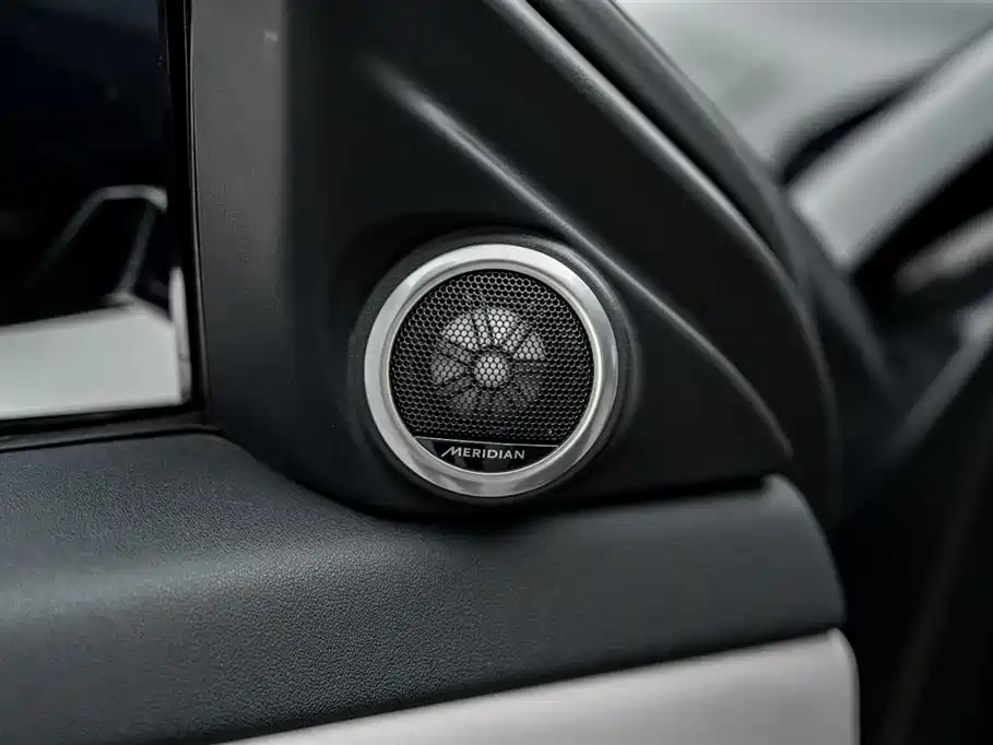 Land Rover Range Rover Evoque 2021 Range Rover Evoque L 249PS R-Dynamic First Edition Launch Edition фото 15
