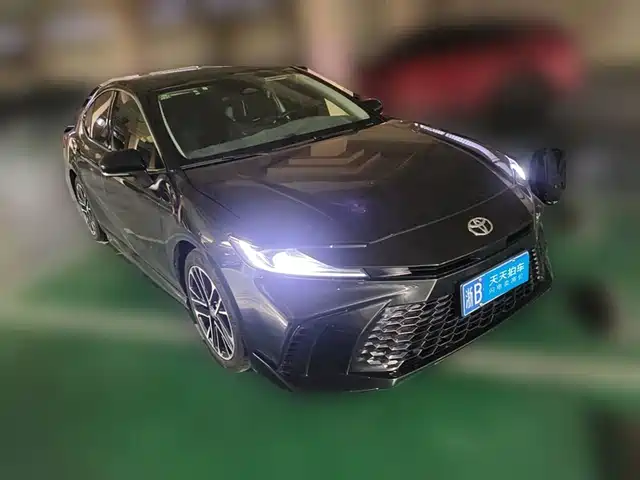 Toyota Camry 2026 Hybrid 2.0HSE Sport Lite Edition — фото 3