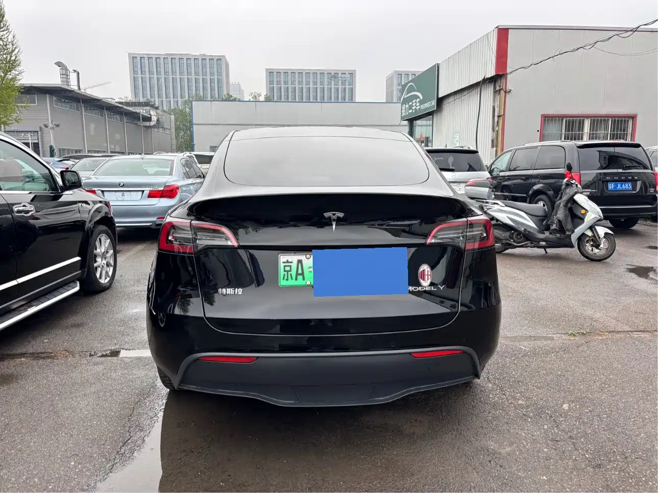 TESLA MODEL Y