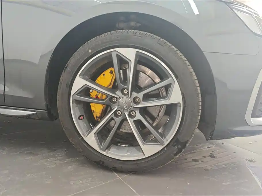 Audi A4L 2020 40 TFSI Fashion Dynamic Edition фото 6