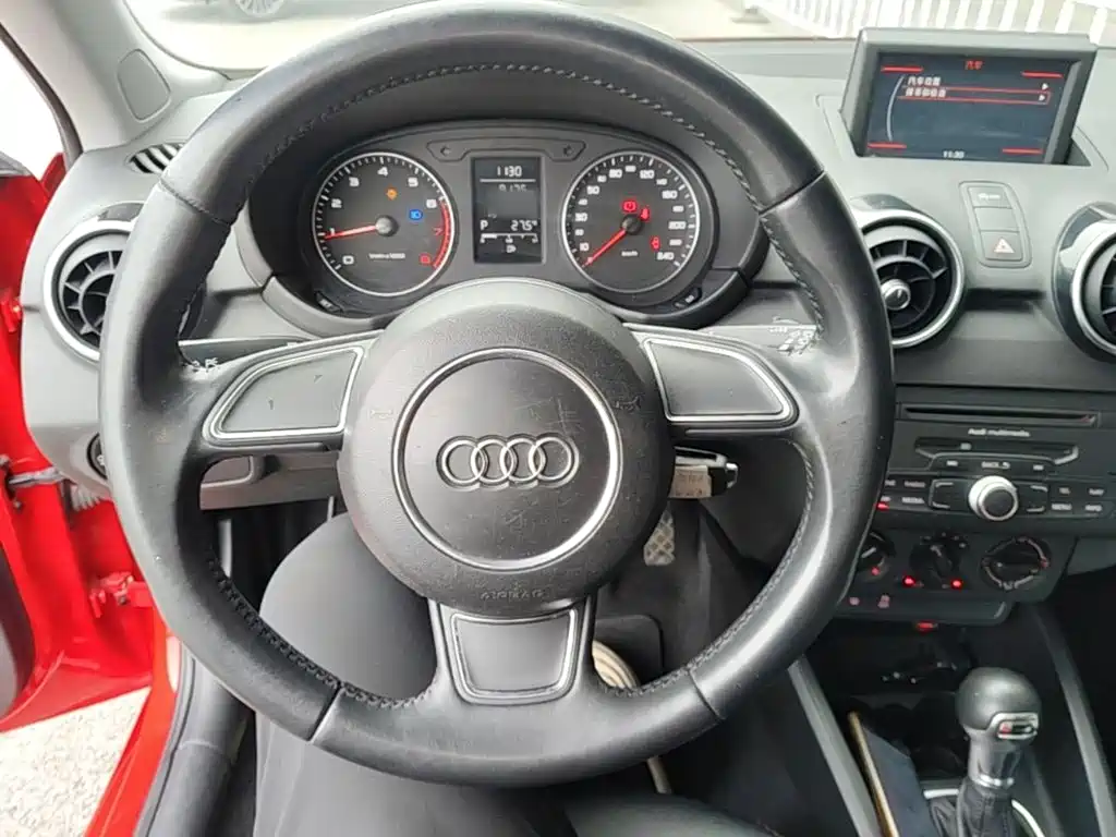 Audi A1 2015 2014 30 TFSI Sportback Fashion