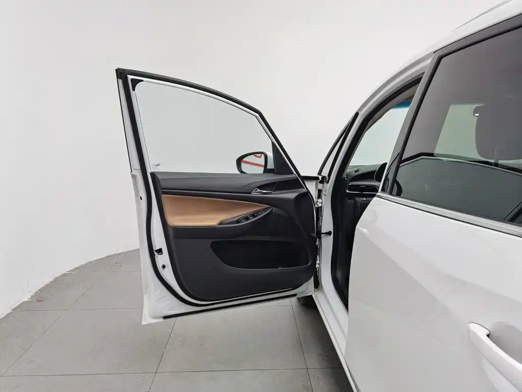 Buick GL6 2023 2021 323T Mild Hybrid Connected Luxury