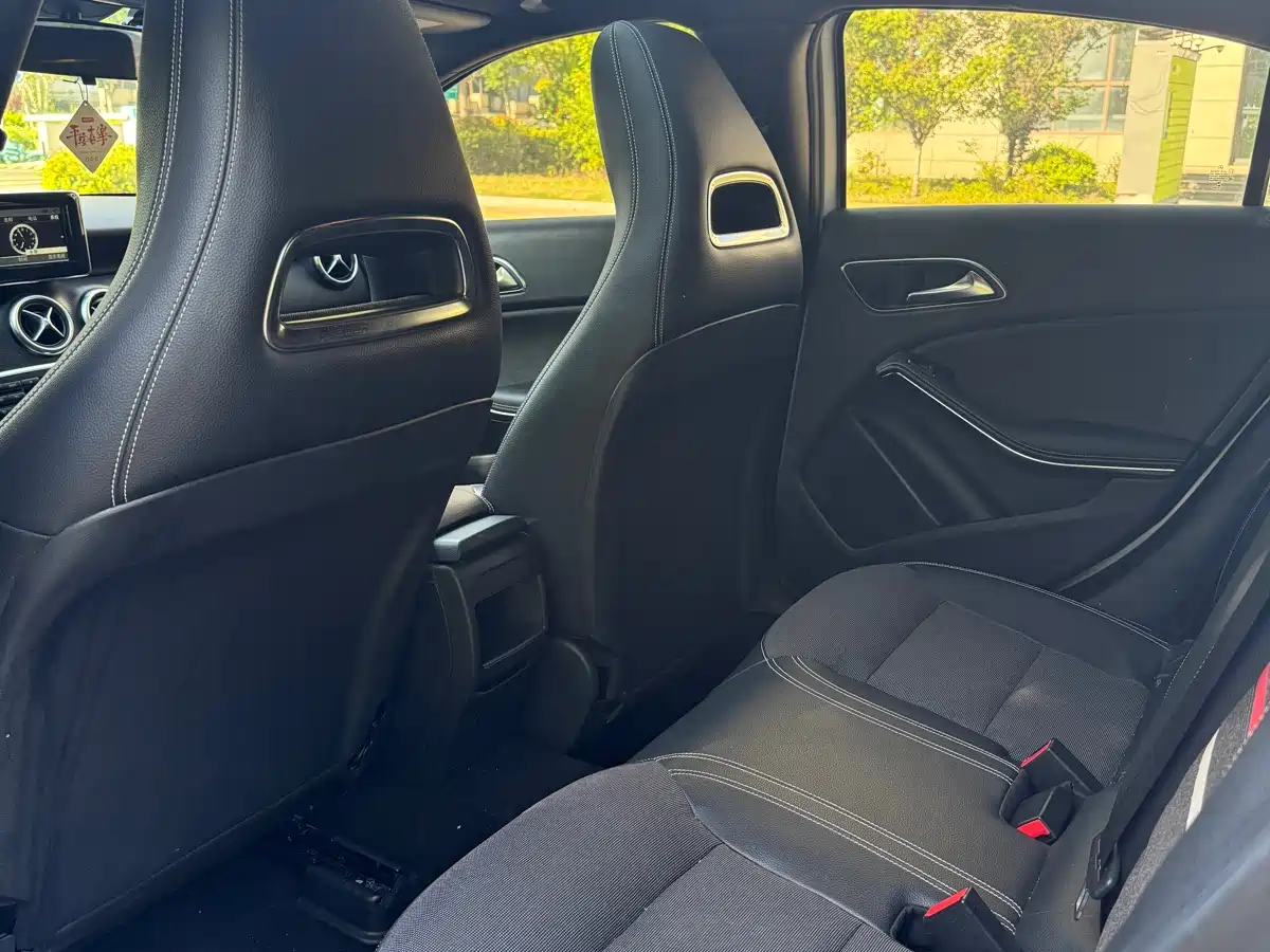 Mercedes-Benz A-Class (Import) 2015 A 180 фото 6