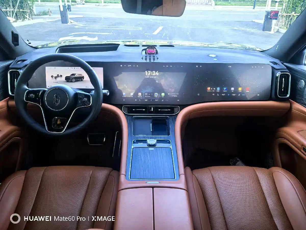 AITO Wenjie AITO M9 2024 Range Extender Max Edition 42kWh 6-seater фото 11