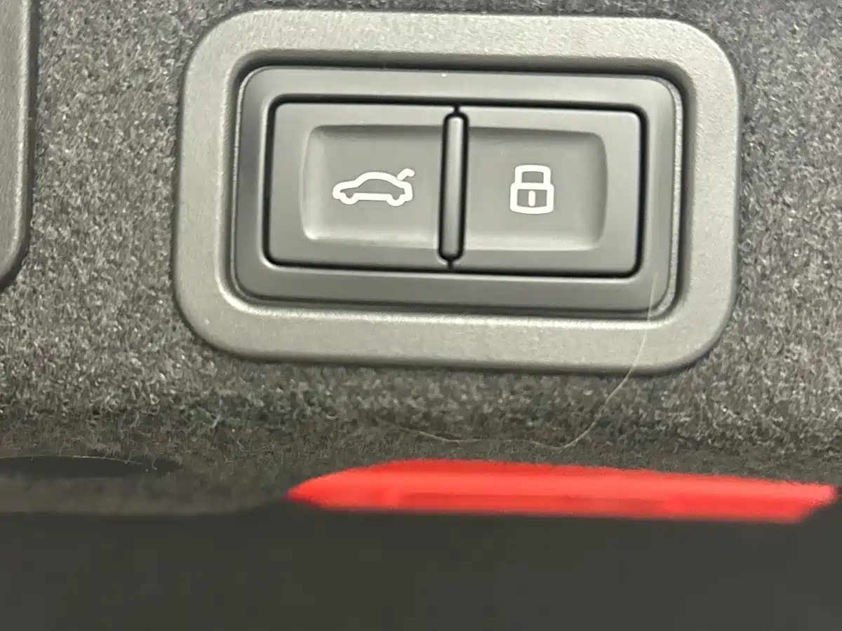Фото 22 - Audi A6L