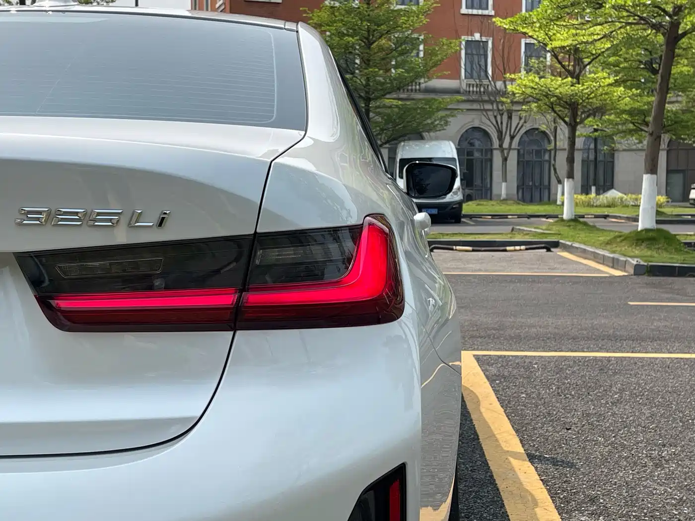 BMW 3 Series 2023 325Li M Sport Package фото 10