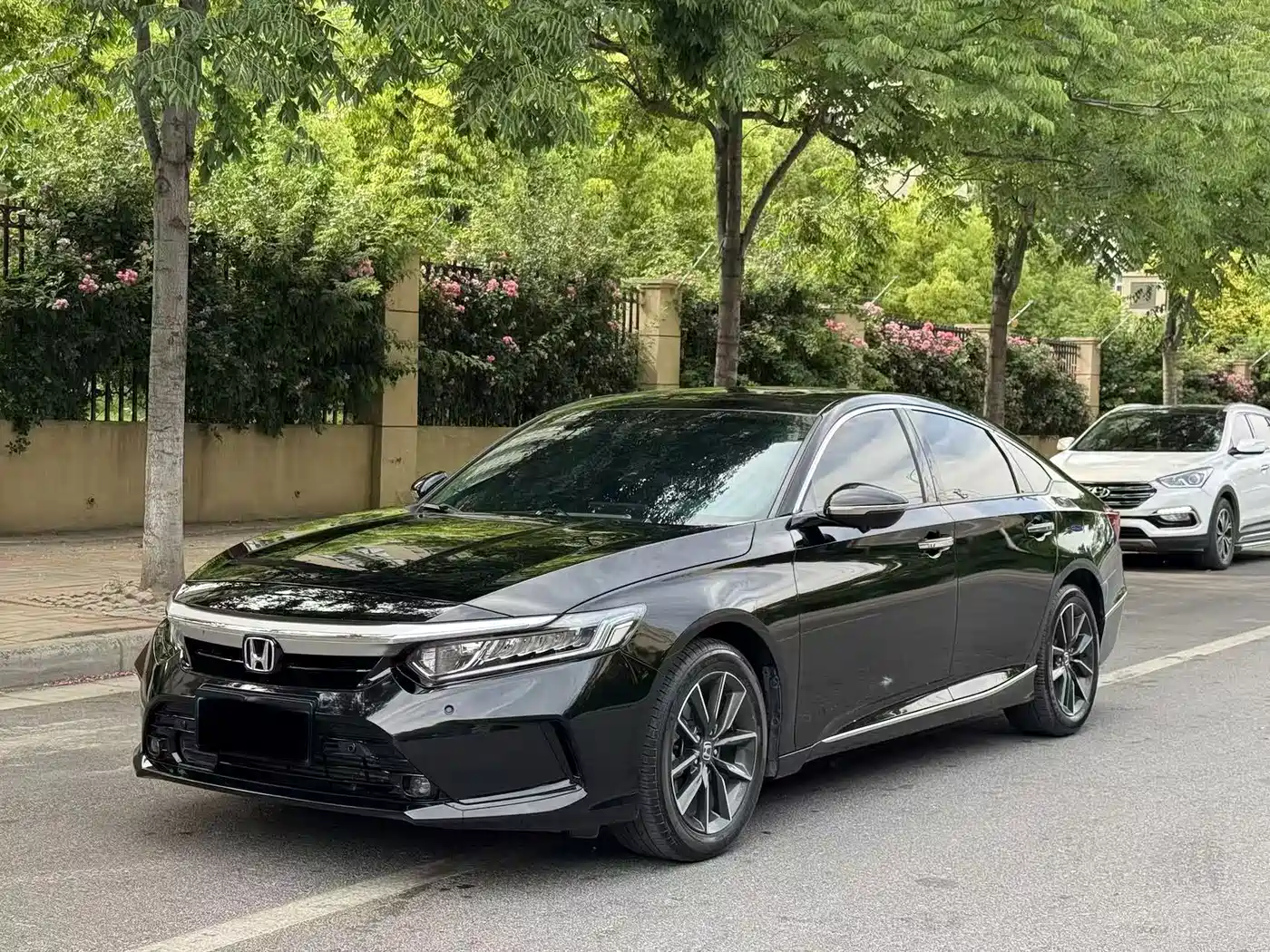 Фото 2 - Honda Inspire