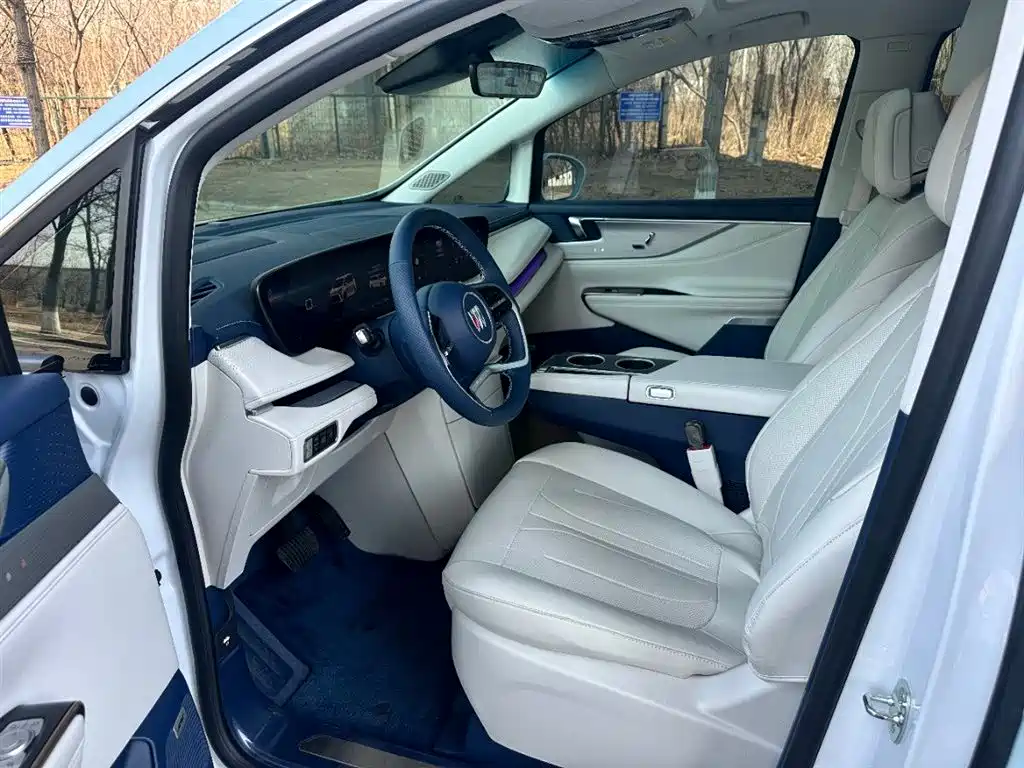 BUICK GL8 NEW ENERGY