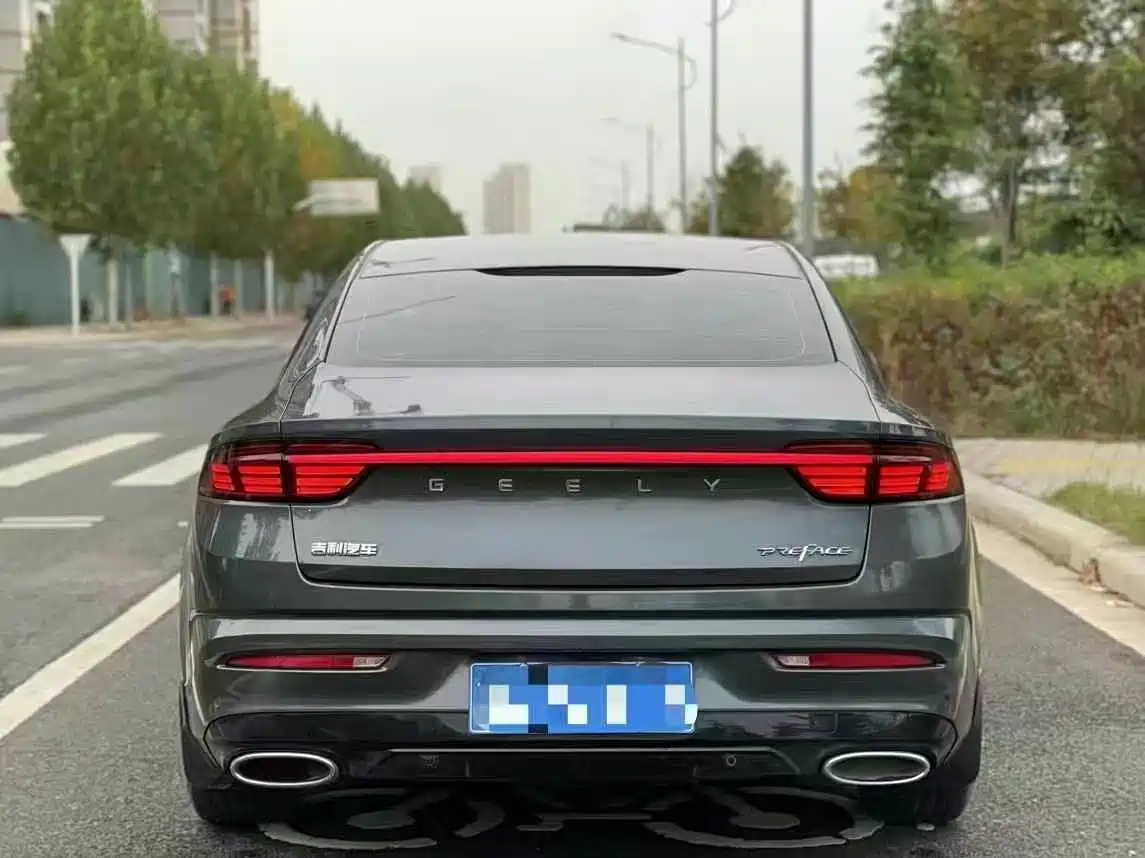 Фото 8 - Geely Preface