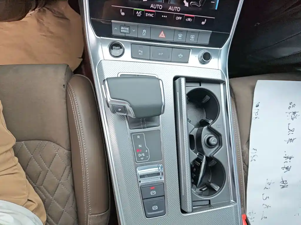 Фото 14 - Audi A7L