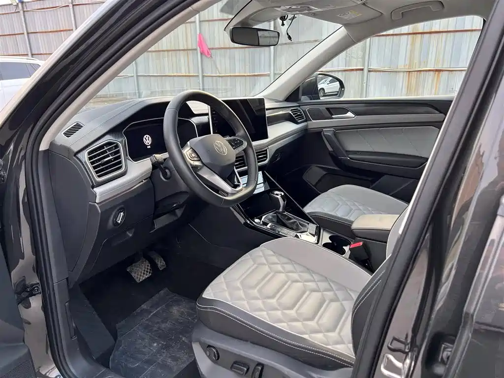 Volkswagen Tayron 2023 280TSI 2WD Luxury Plus Advanced Edition фото 8