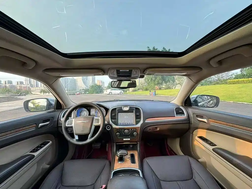 Chrysler 300C (Import) 2013 2013 3.6L Prestige Edition