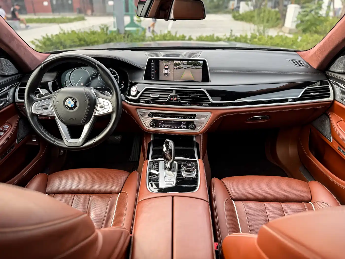 BMW 7 Series 2017 750Li xDrive Customized Edition (4-Seater) фото 11