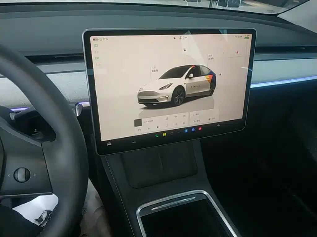 Фото 13 - Tesla Model Y