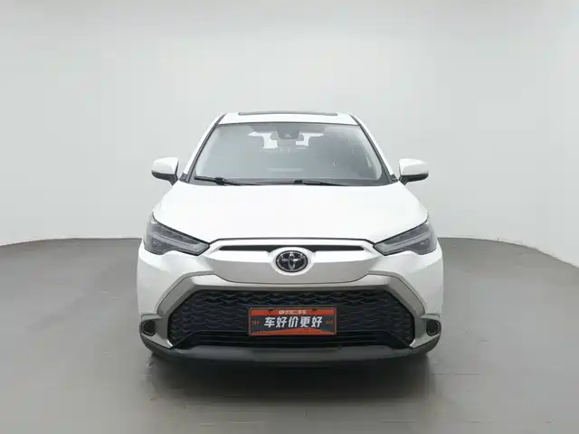 Toyota Frontlander 2022 2.0L CVT Luxury Edition — фото 3
