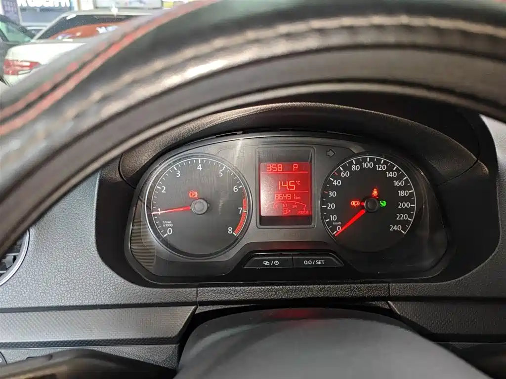 Volkswagen Jetta 2015 1.6L Auto Trend фото 12