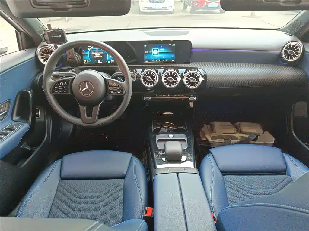 Mercedes-Benz A-Class 2019 A 180 L фото 10