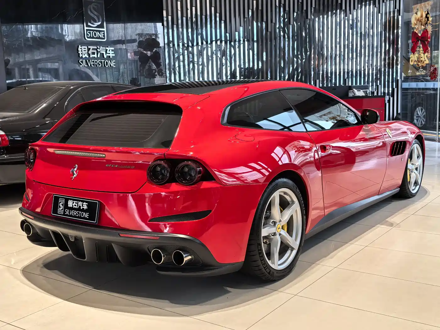 FERRARI GTC4LUSSO