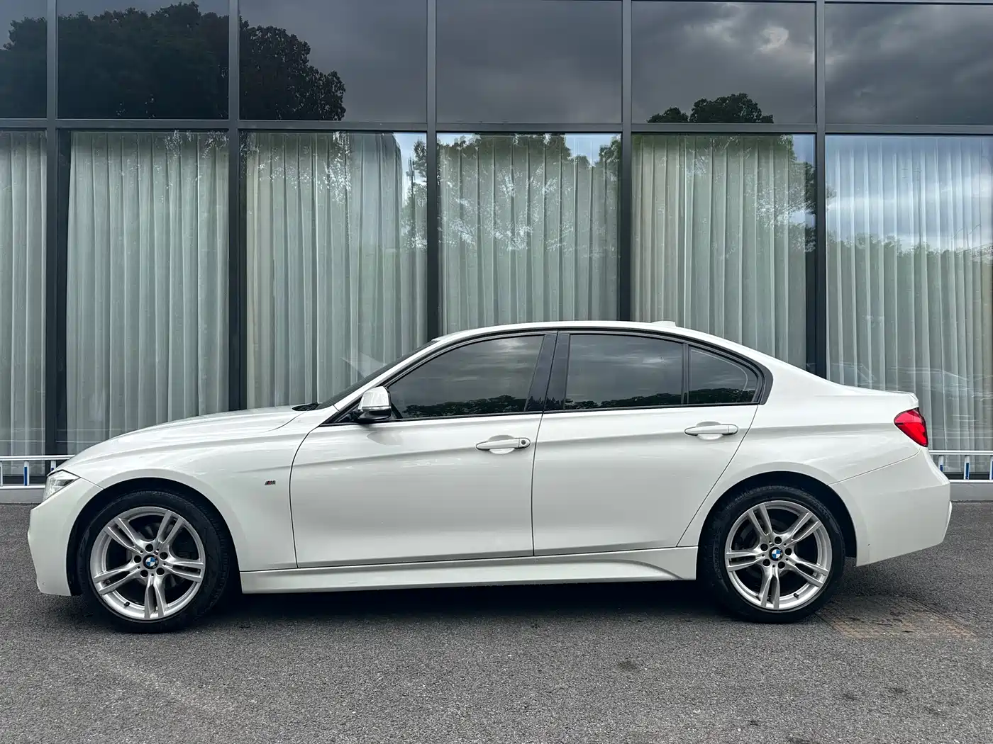 BMW 3 Series 2018 320i M Sport Package фото 2