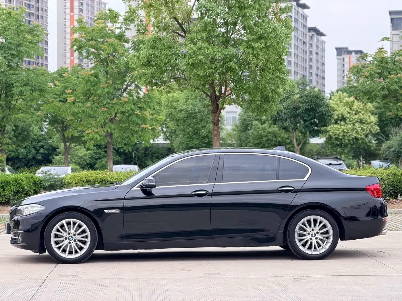 BMW 5 Series 2014 525Li Luxury Design Package фото 4