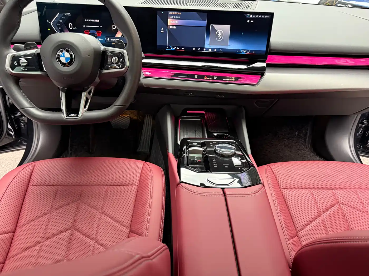 BMW 5 Series 2025 530Li Leading M Sport Package фото 17