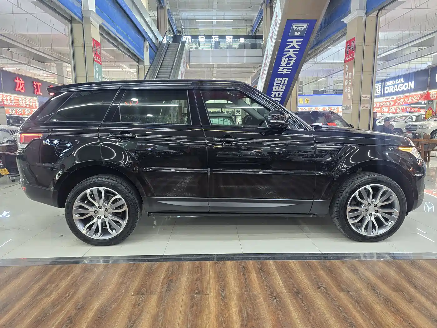 Land Rover Range Rover Sport 2016 Model 3.0 SDV6 HSE DYNAMIC фото 4
