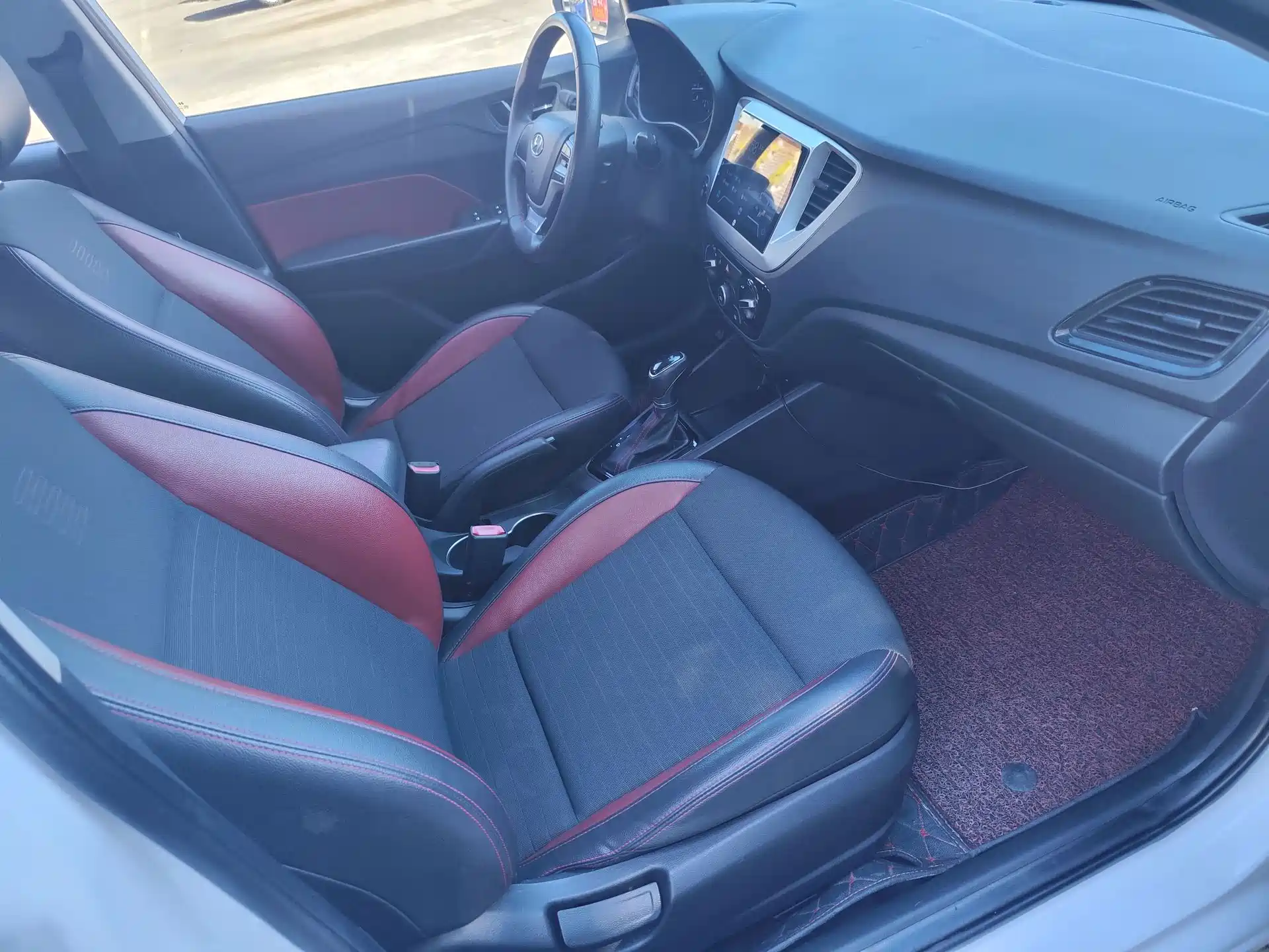 Фото 4 - Hyundai Verna