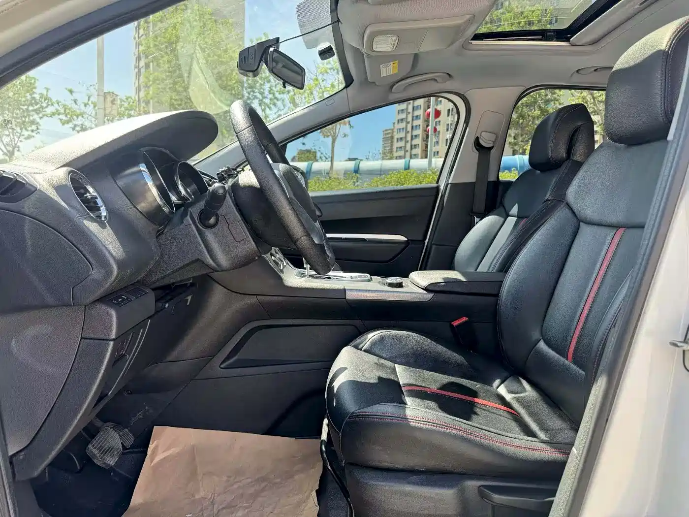 Peugeot 3008 2016 1.6THP Automatic Standard Edition фото 4