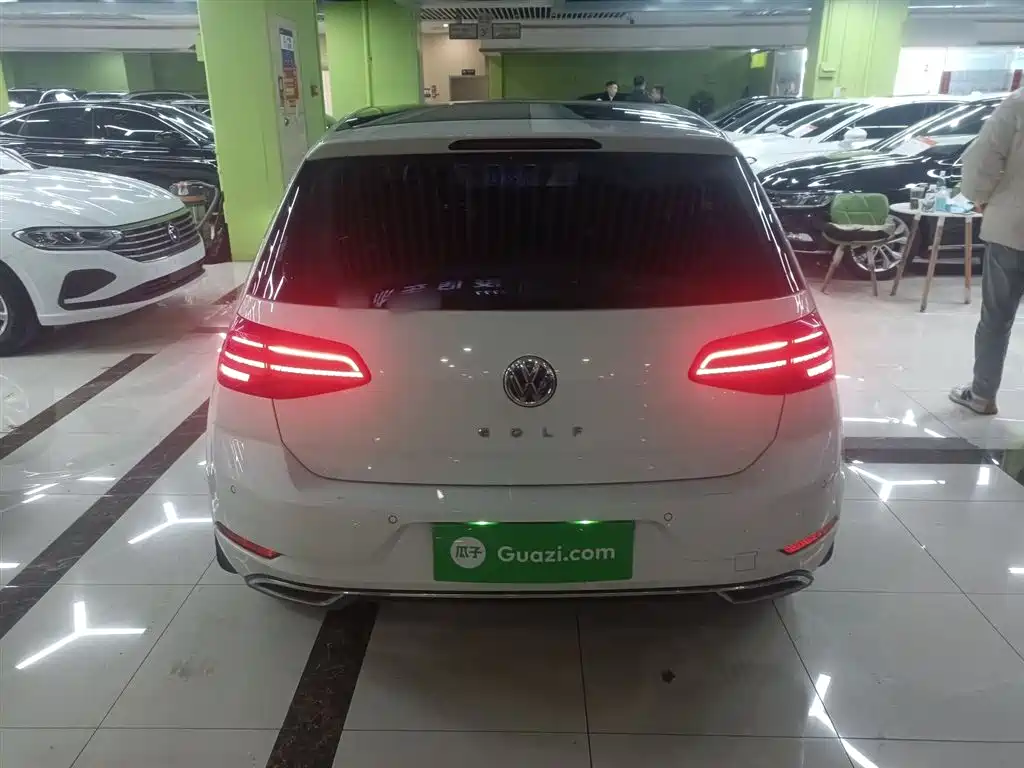 Volkswagen Golf 2018 230TSI Automatic Luxury фото 4