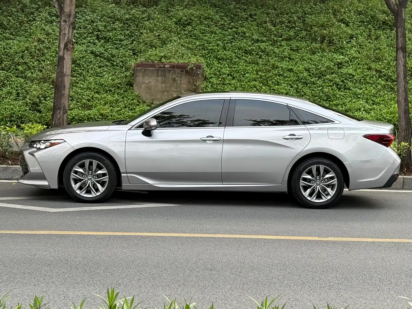 Toyota Avalon 2019 2.0L Luxury Edition (China VI) фото 3