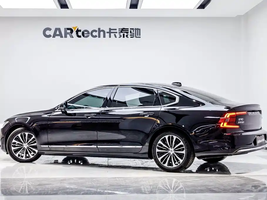 2025 Volvo S90