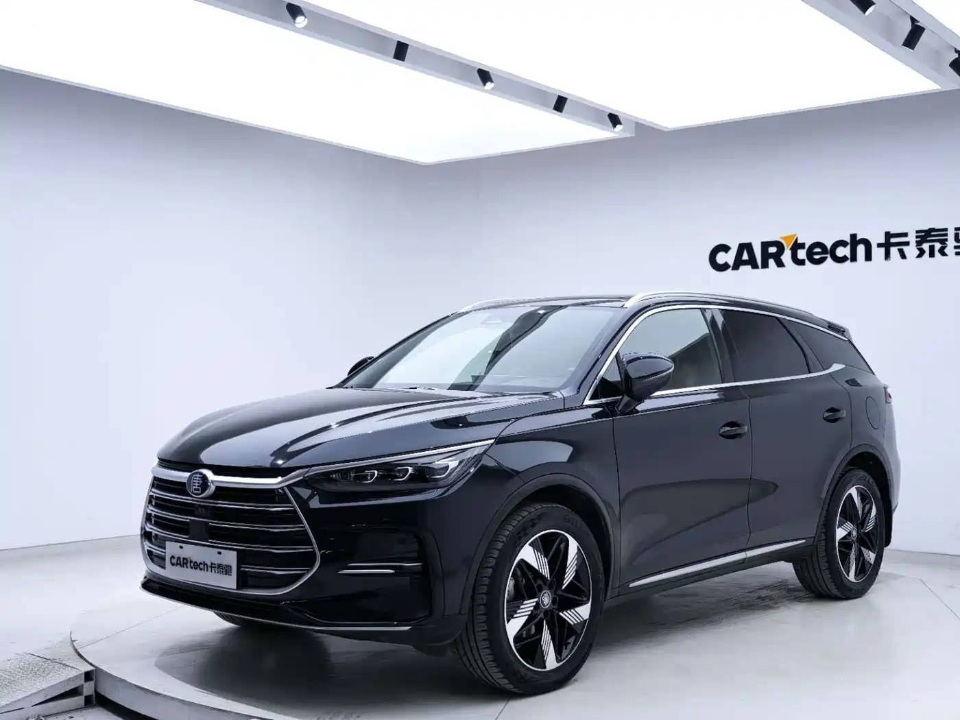 BYD Tang New Energy 2023 Model DM-i Champion Edition 112KM Honor фото 8