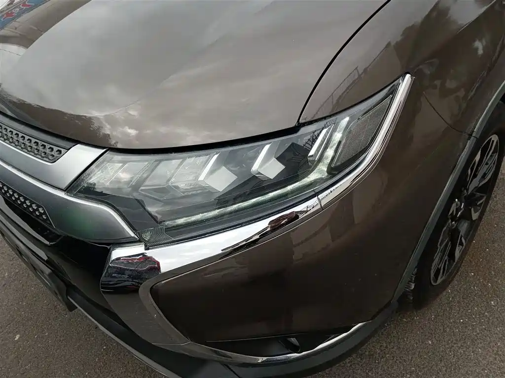 Mitsubishi Outlander 2019 2.4L 4WD Deluxe Edition 7-seater China V фото 23