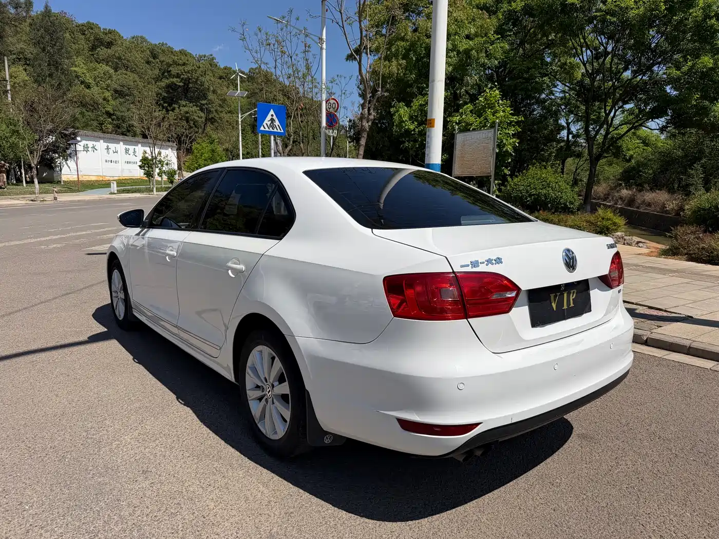 Volkswagen Sagitar 2012 1.4TSI Automatic Luxury фото 7