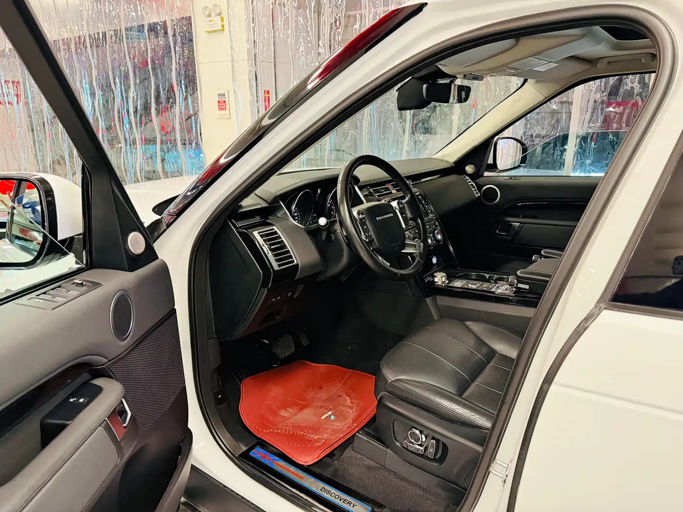 Land Rover Discovery 2018 3.0 SC V6 SE фото 4