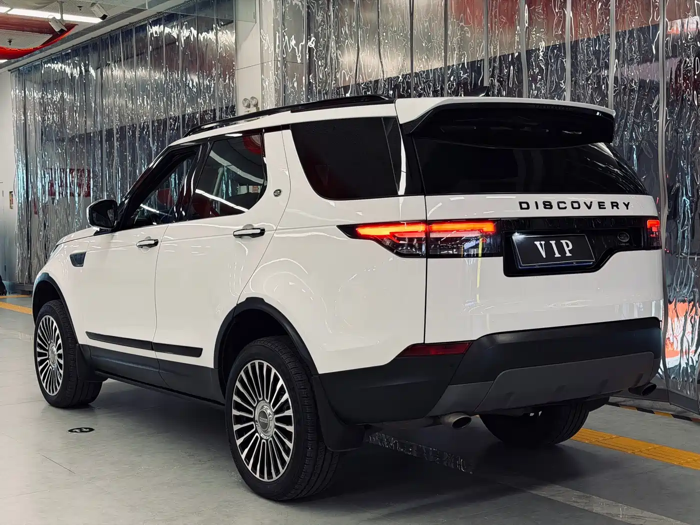 Land Rover Discovery 2018 3.0 SC V6 SE фото 12