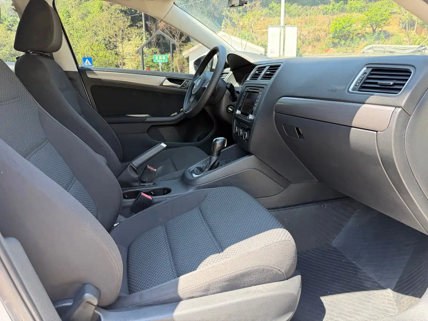 Volkswagen Sagitar 2012 1.4TSI Automatic Luxury фото 15