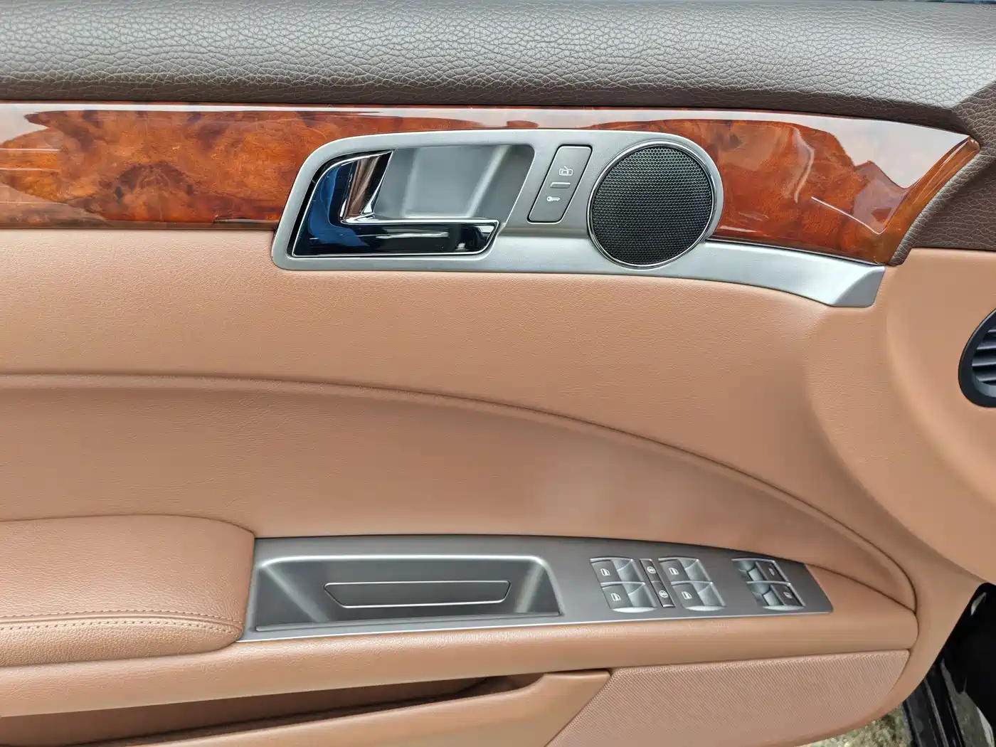 Volkswagen Phaeton 2015 Model 3.0L Smart Enjoyment Edition фото 22