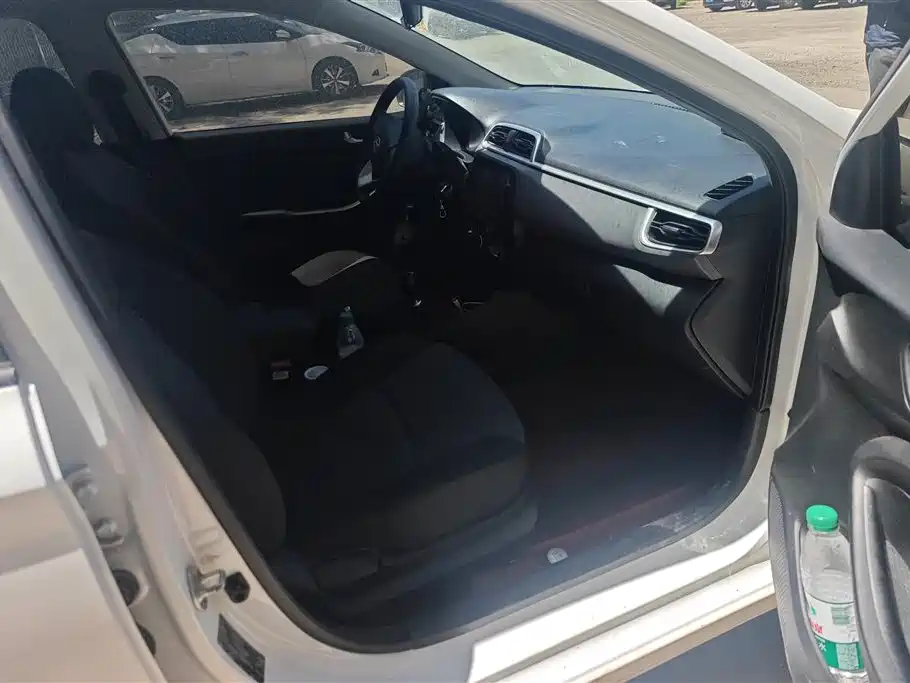 Hyundai Verna 2020 1.4L Manual GL Renewal Edition фото 8