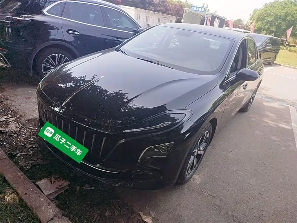 Hongqi E-QM5 2023 Facelift Basic Travel Edition