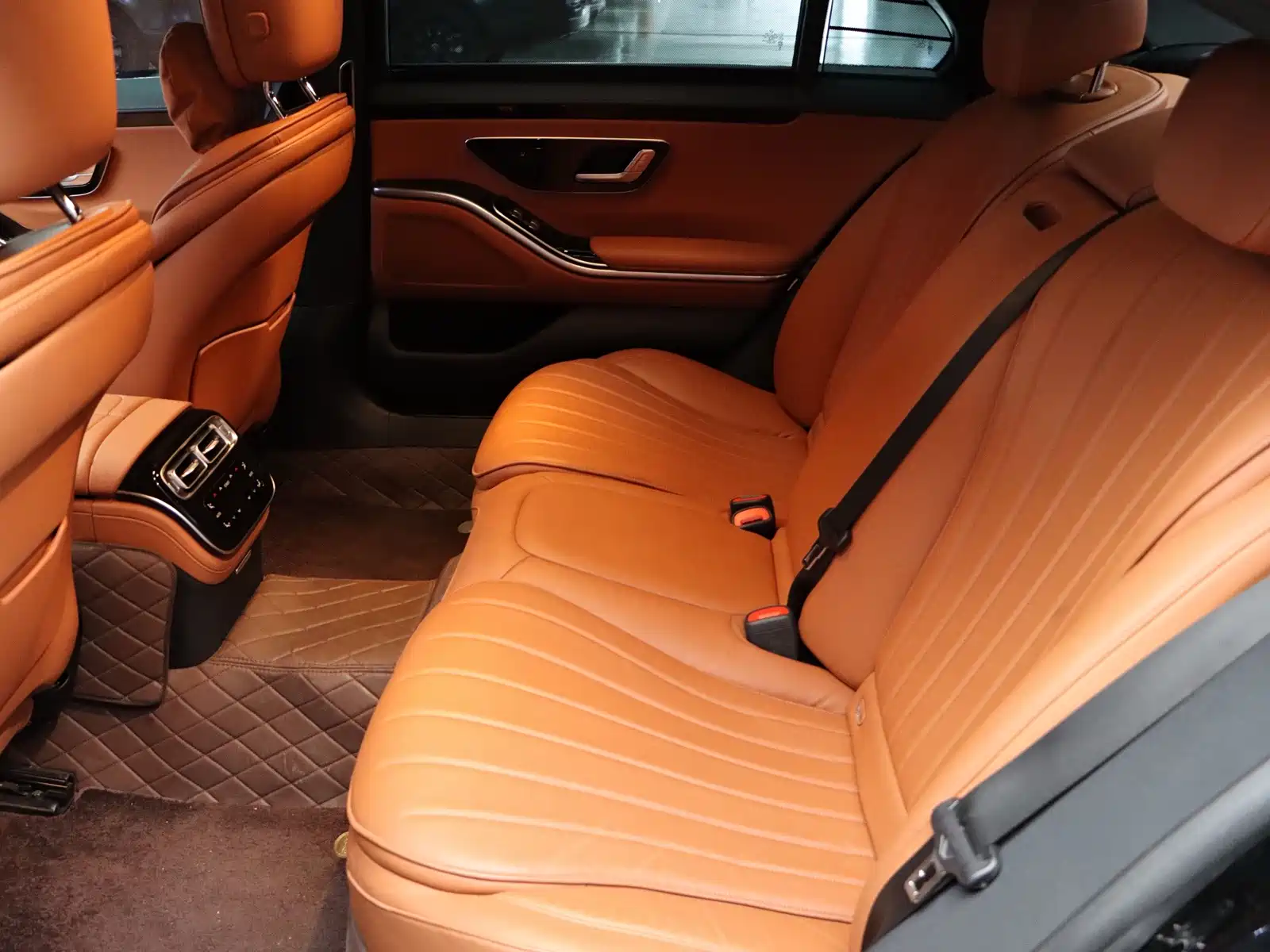 Photo 16 - Mercedes-Benz S-Class