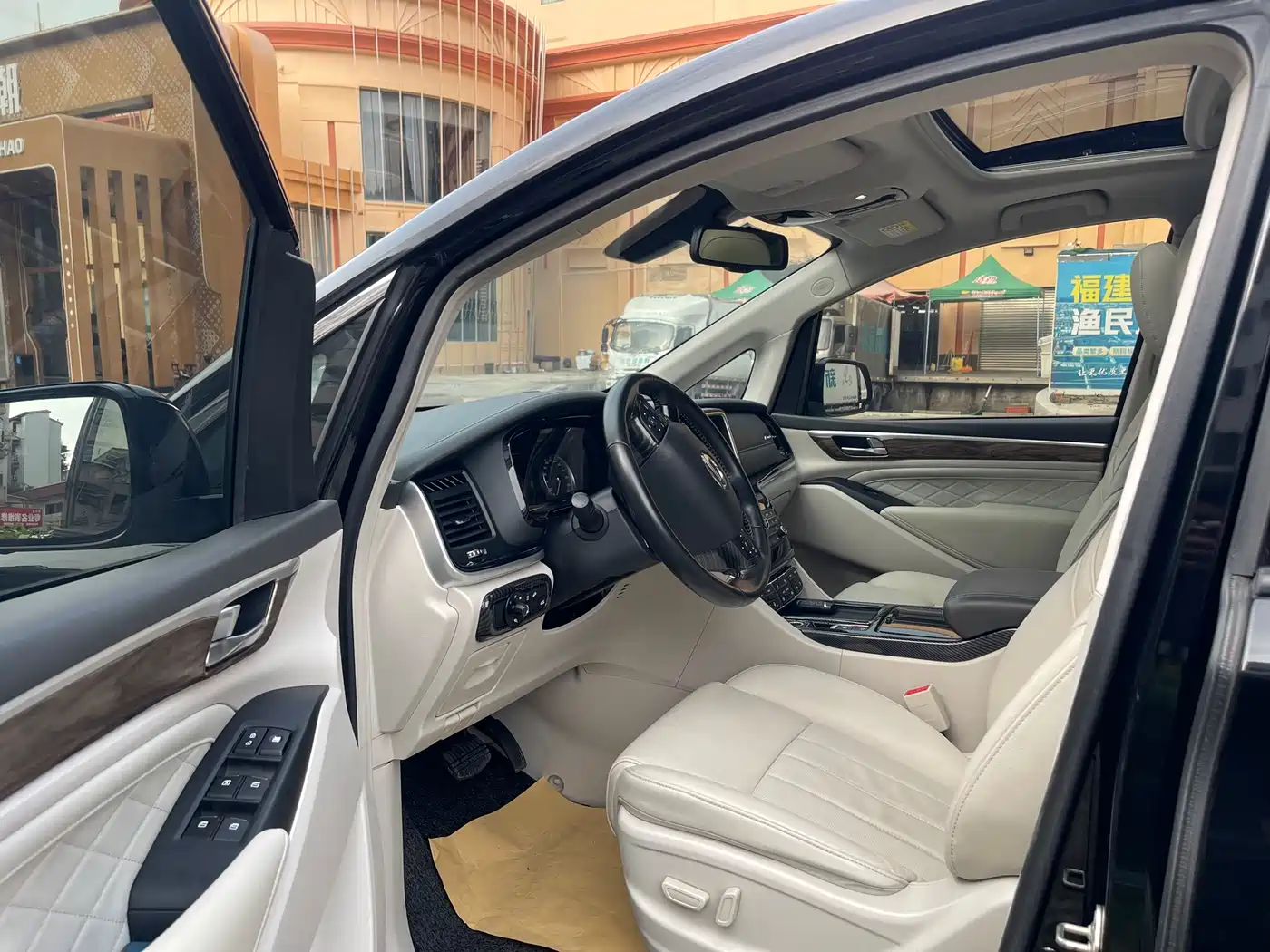 GAC Trumpchi Trumpchi M8 2018 320T Premium Edition фото 9