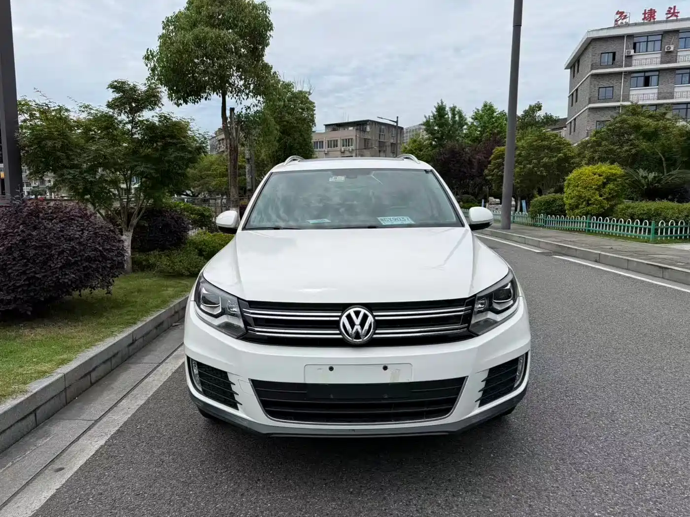 Volkswagen Tiguan 2015 1.8TSI Automatic 2WD Highline фото 2