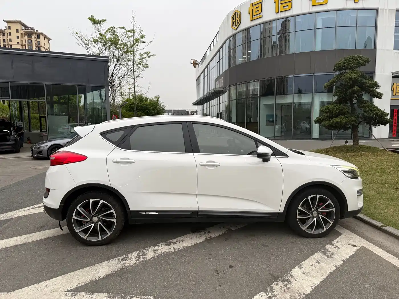 GEELY AUTOMOBILE EMGRAND GS