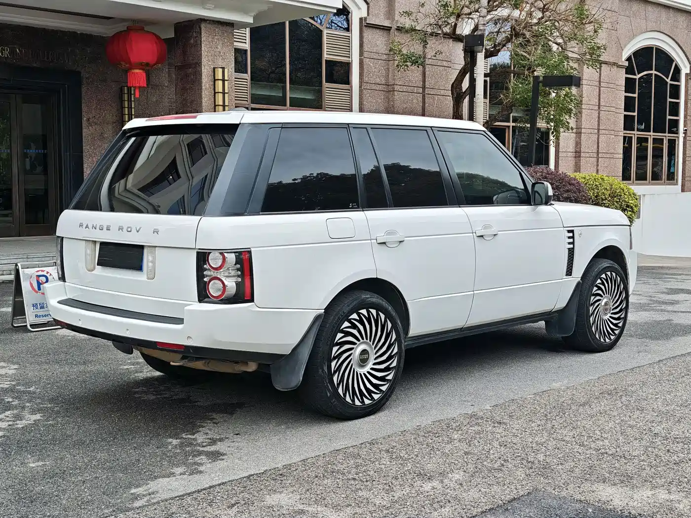 Land Rover Range Rover 2012 5.0 NA V8 фото 4