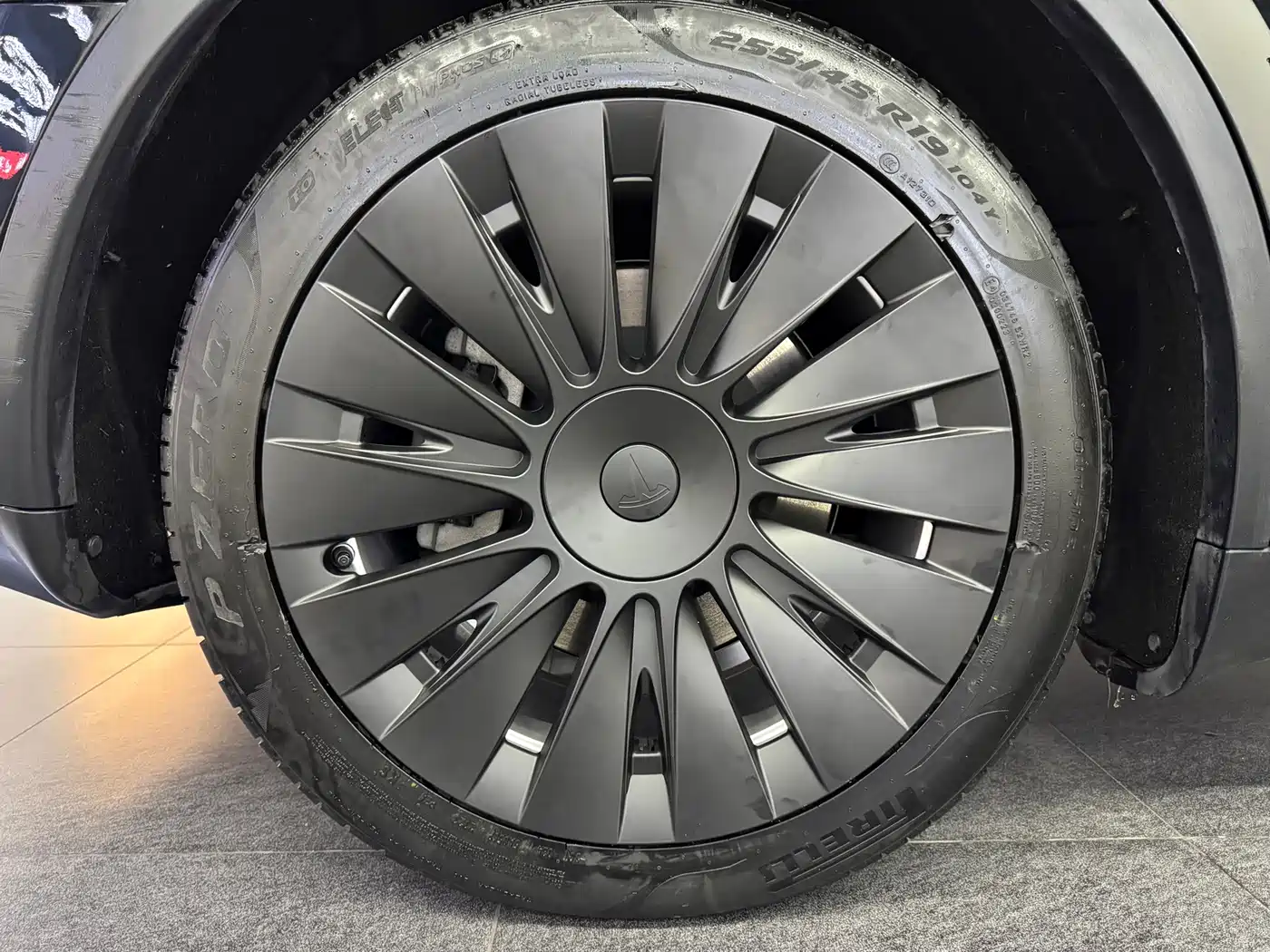 Фото 15 - Tesla Model Y