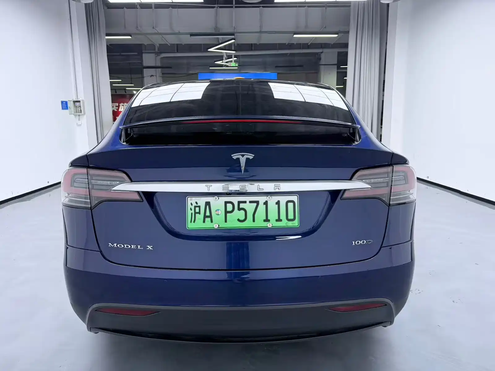 Фото 10 - Tesla Model X