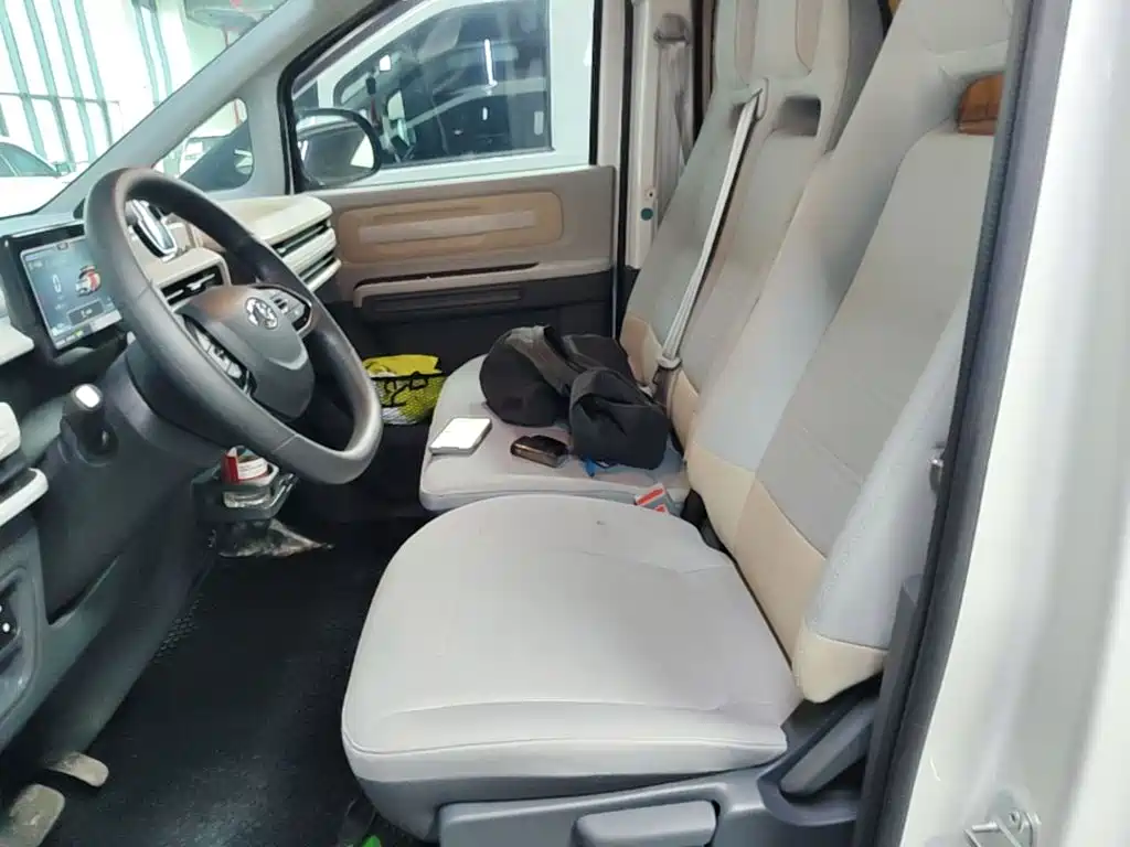 SAIC Maxus Dana V1 2025 2024 V1 Long Wheelbase Low Roof Multi-Purpose (62kWh)