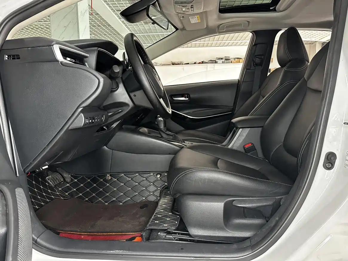 Photo 9 - Toyota Corolla